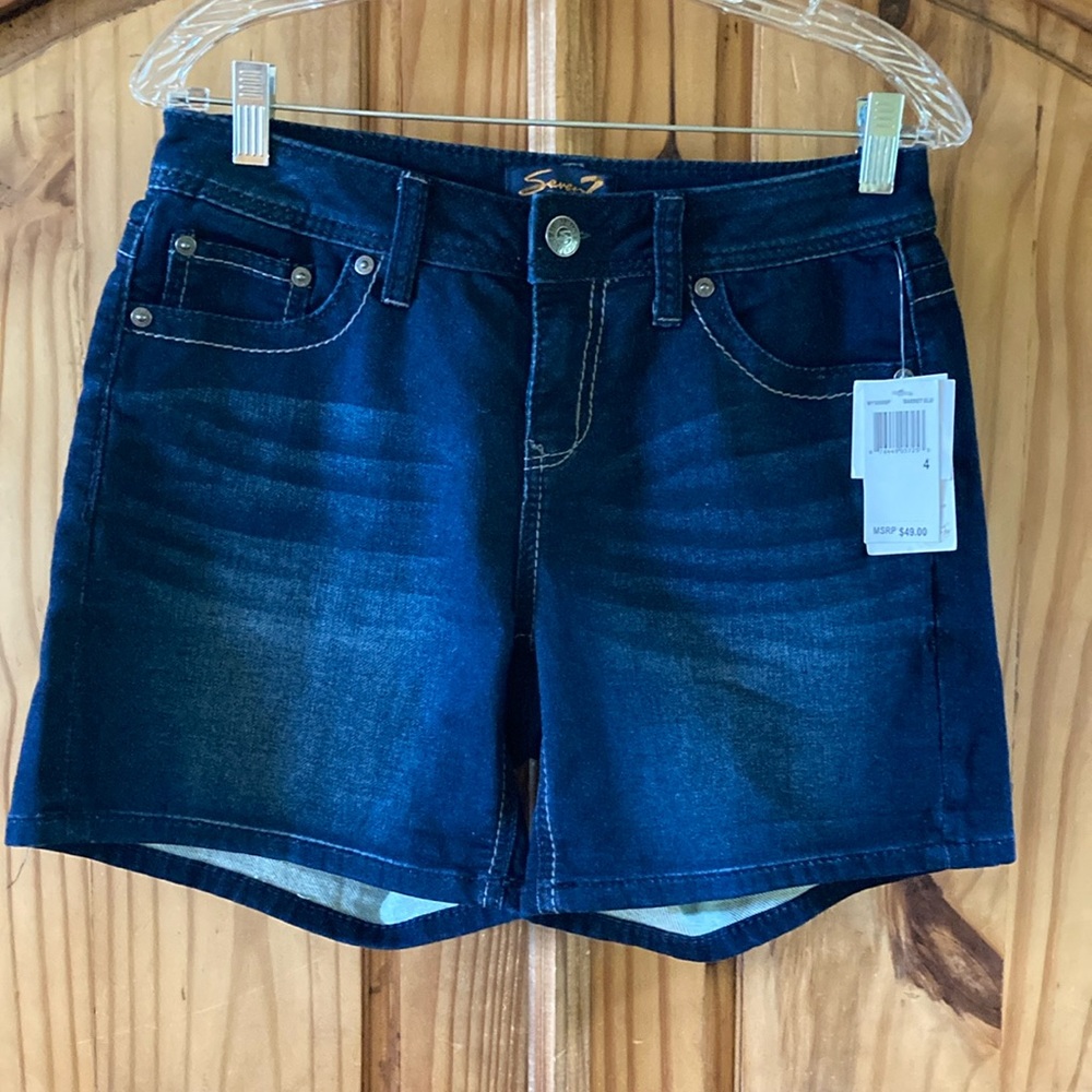 Women’s Seven7 dark blue Distressed jean shorts size 4 - NWT